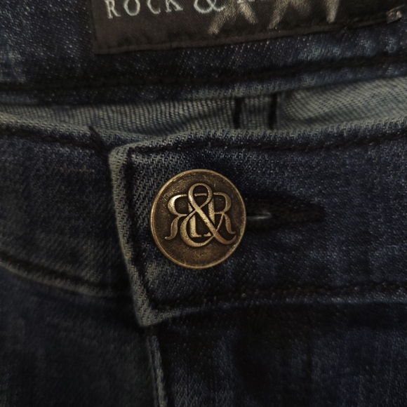 Rock & Republic Kassandra Mid RiseBootcut Jean Women's size 8 - Picture 6 of 15